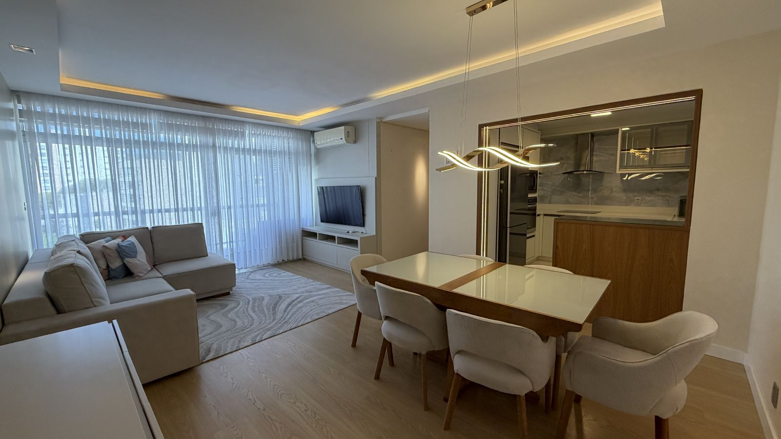 Um achado! 3 dorm. com 2 suítes mobiliado no Jardim Blumenau  em Blumenau